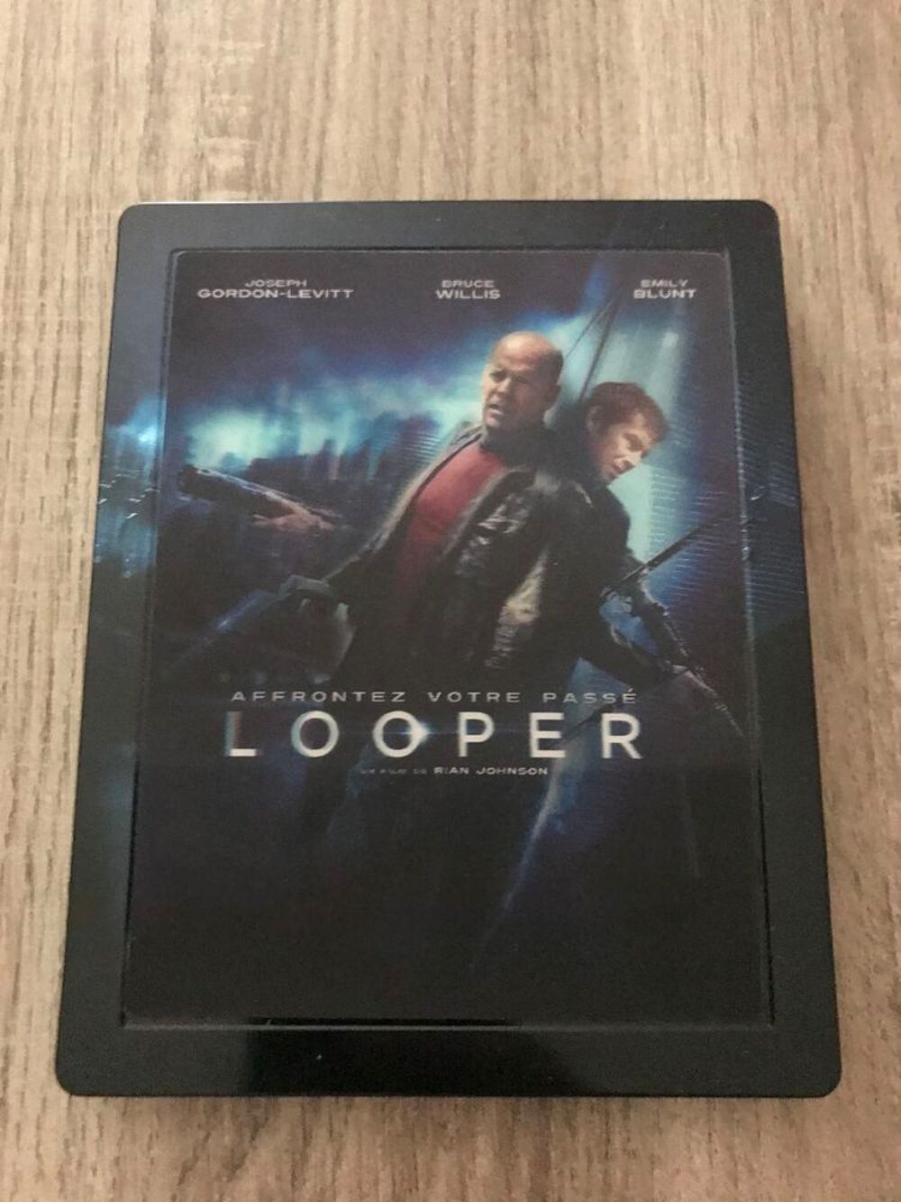 Coffret blu ray + dvd boitier m&eacute;tal " Looper " DVD et blu-ray