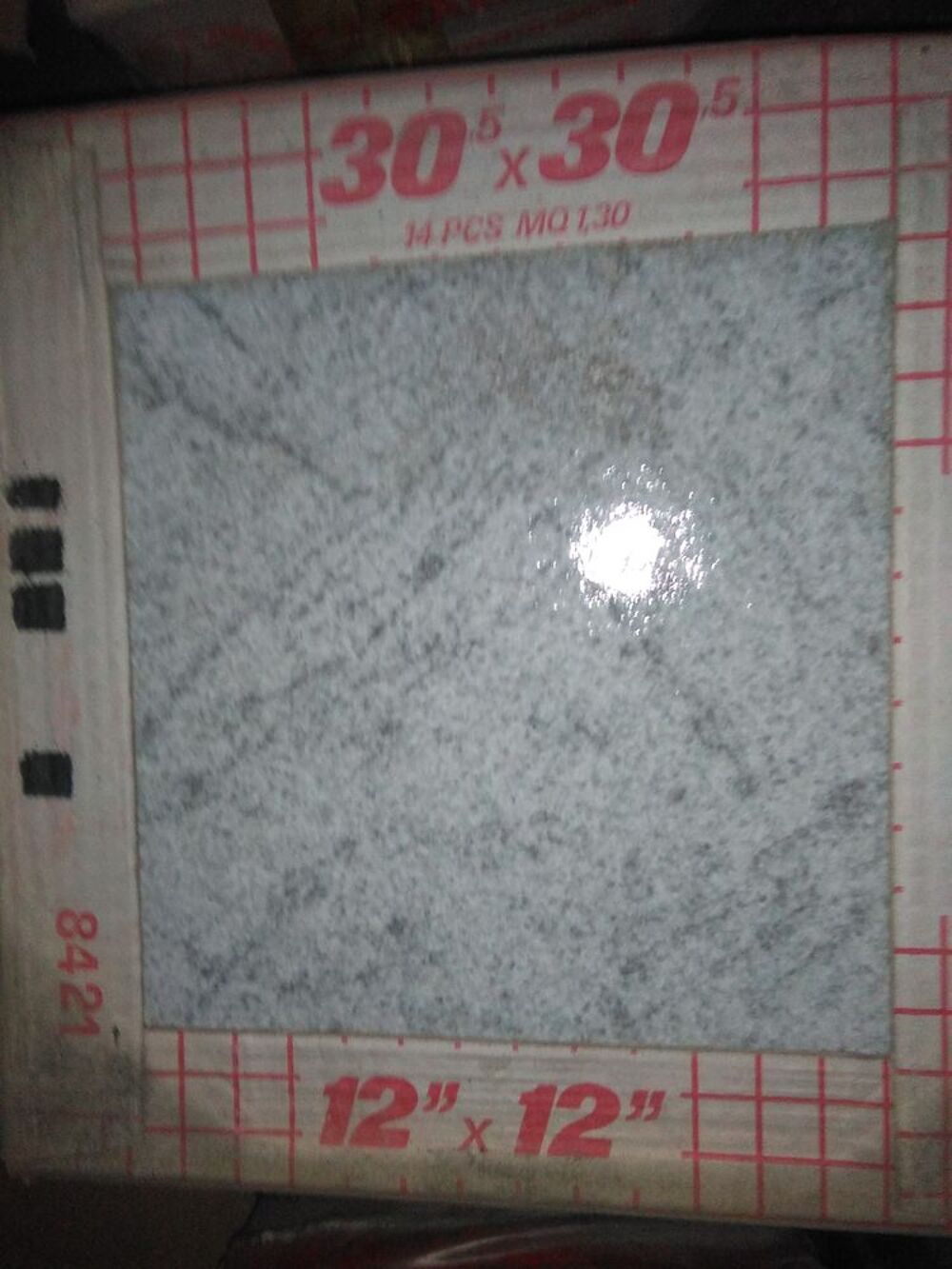 14 carreaux neufs. Bricolage