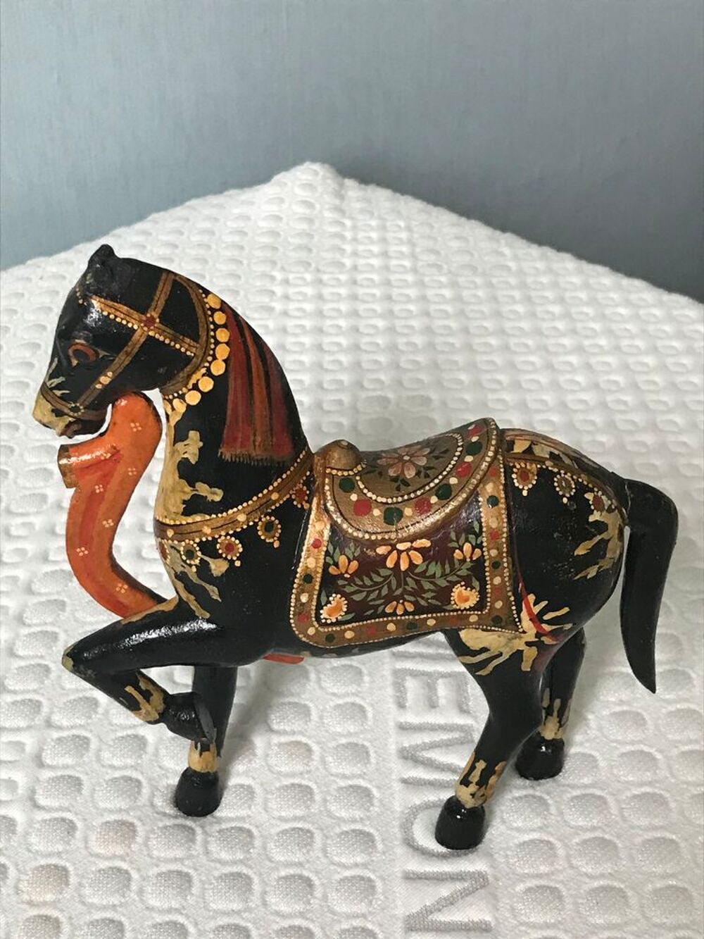Cheval en bois peint artisanat indien Décoration