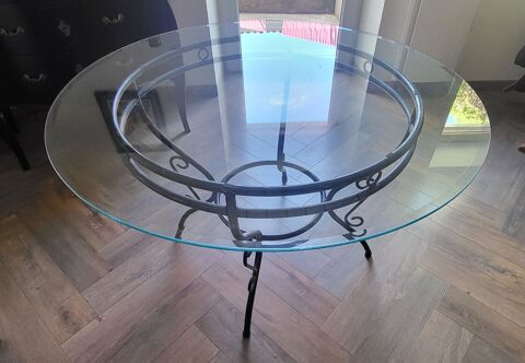 Table ronde en verre et fer forgé Toul (54)