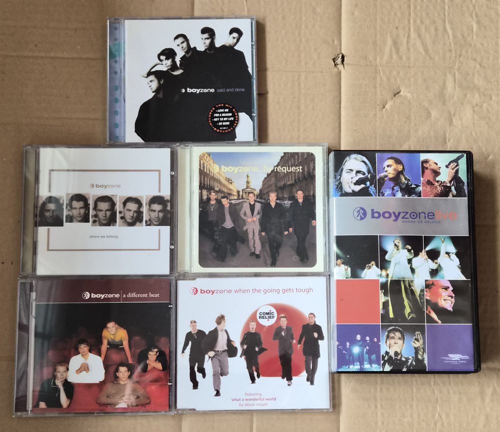 Collection de CDs des BEE GEES et de BOYZONE CD et vinyles