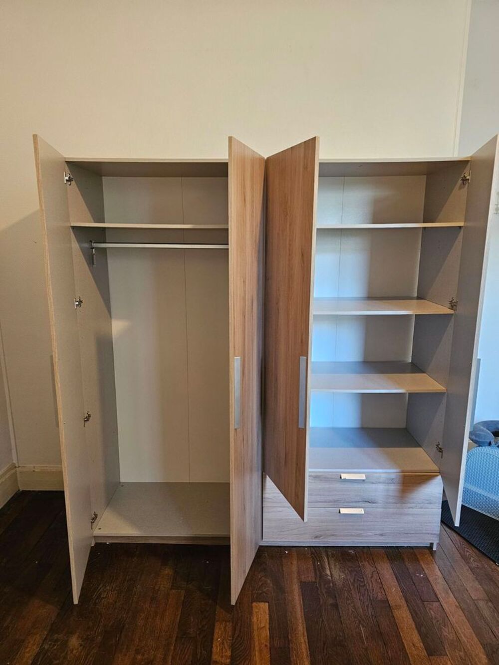 d'une grande armoire (&eacute;tat neuf) &agrave; 50€ Meubles