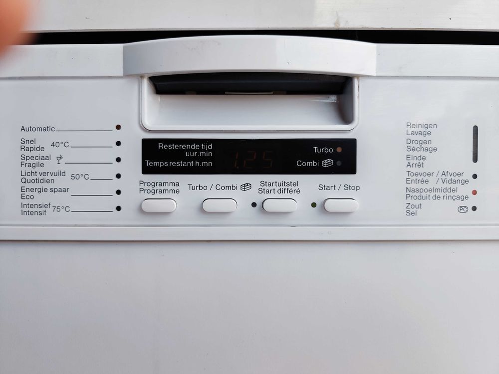 Lave vaisselle MIELE A+++ ECO affichage num&eacute;rique 14 couverts 3 niveaux sous garantie 1 mois Electroménager