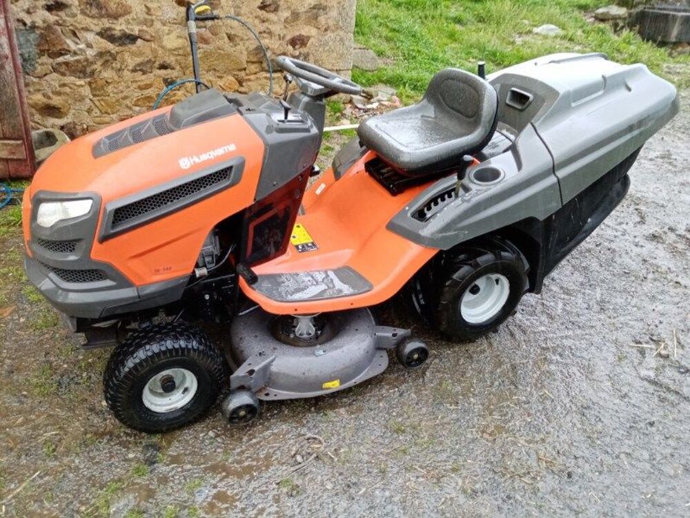 Tracteur Husqvarna TC 142 de 2015 Jardin