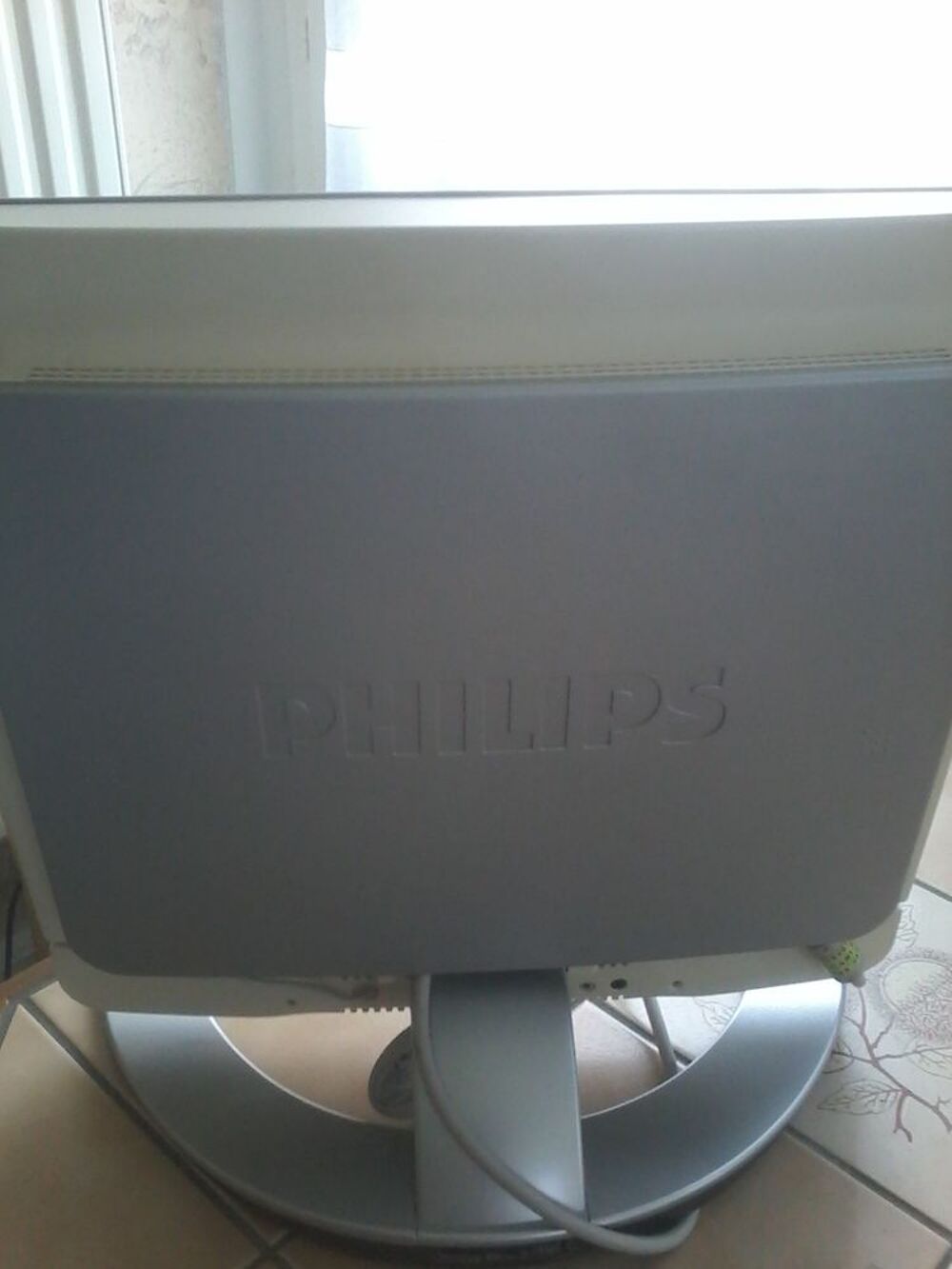 &Eacute;cran ordinateur Philips avec 2 haut parleurs et clavier Matériel informatique
