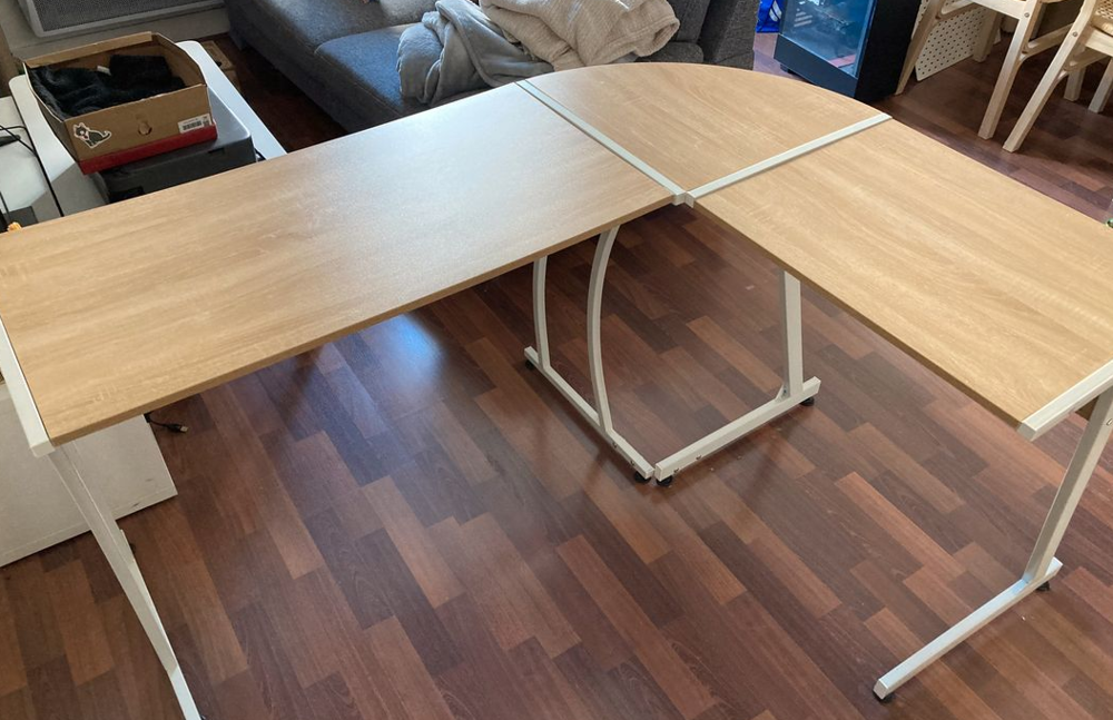 Bureau d'angle en tr&egrave;s bon &eacute;tat Meubles