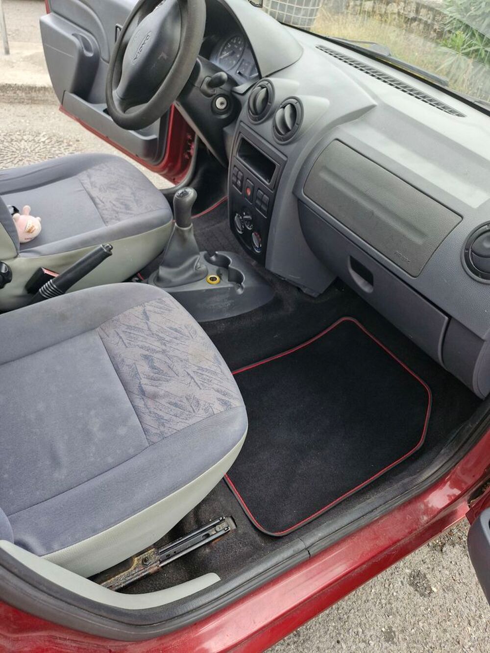 Logan 1.4 2007 occasion 06570 Saint-Paul