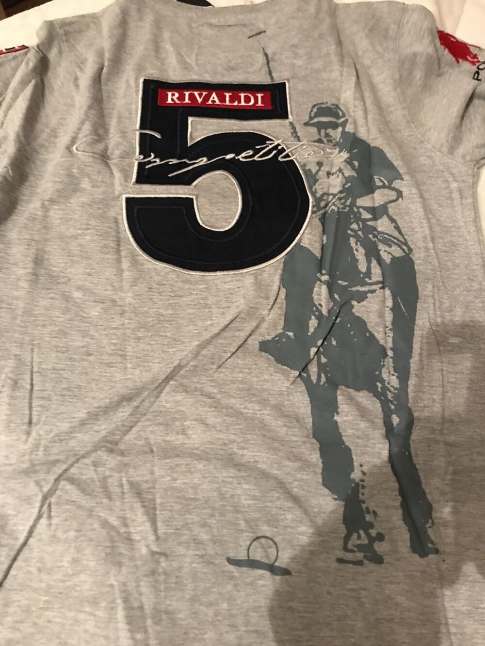 TEE SHIRT RIVALDI T. M NEUF 
Vêtements