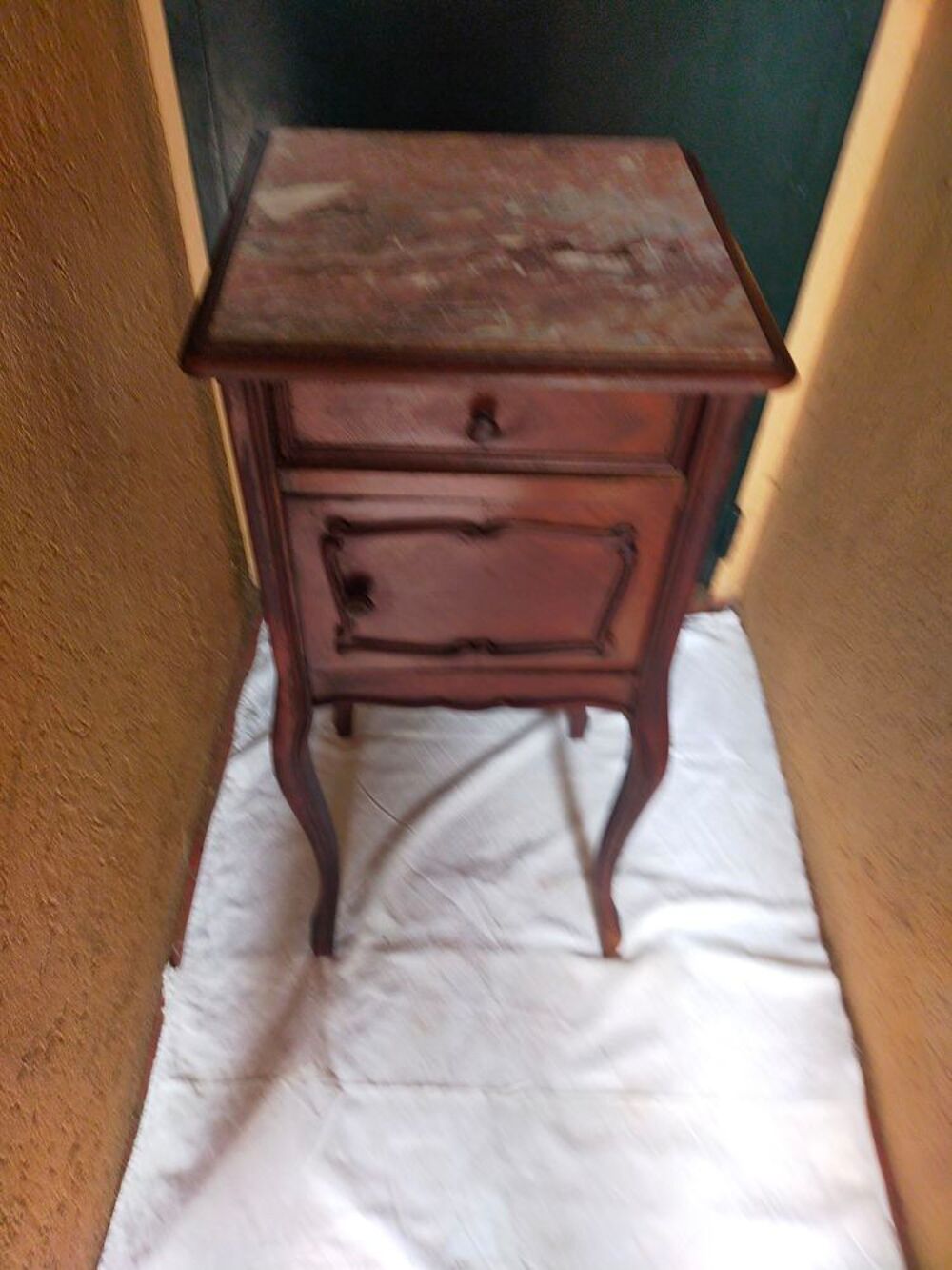 Table de chevet
Meubles