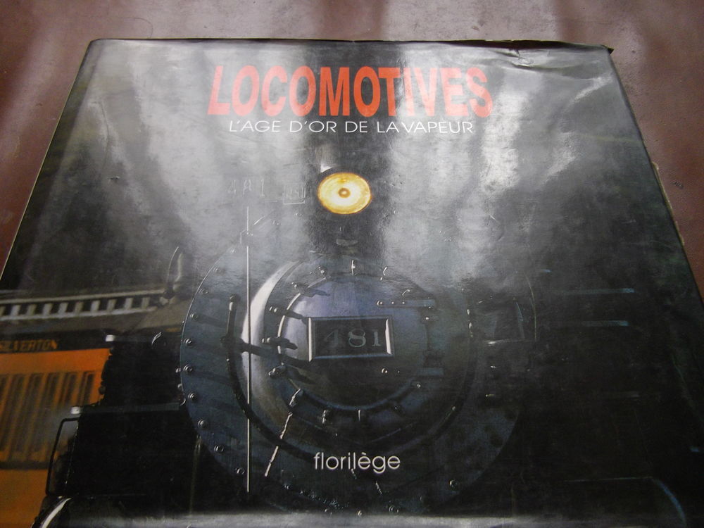 LOCOMOTIVES Livres et BD