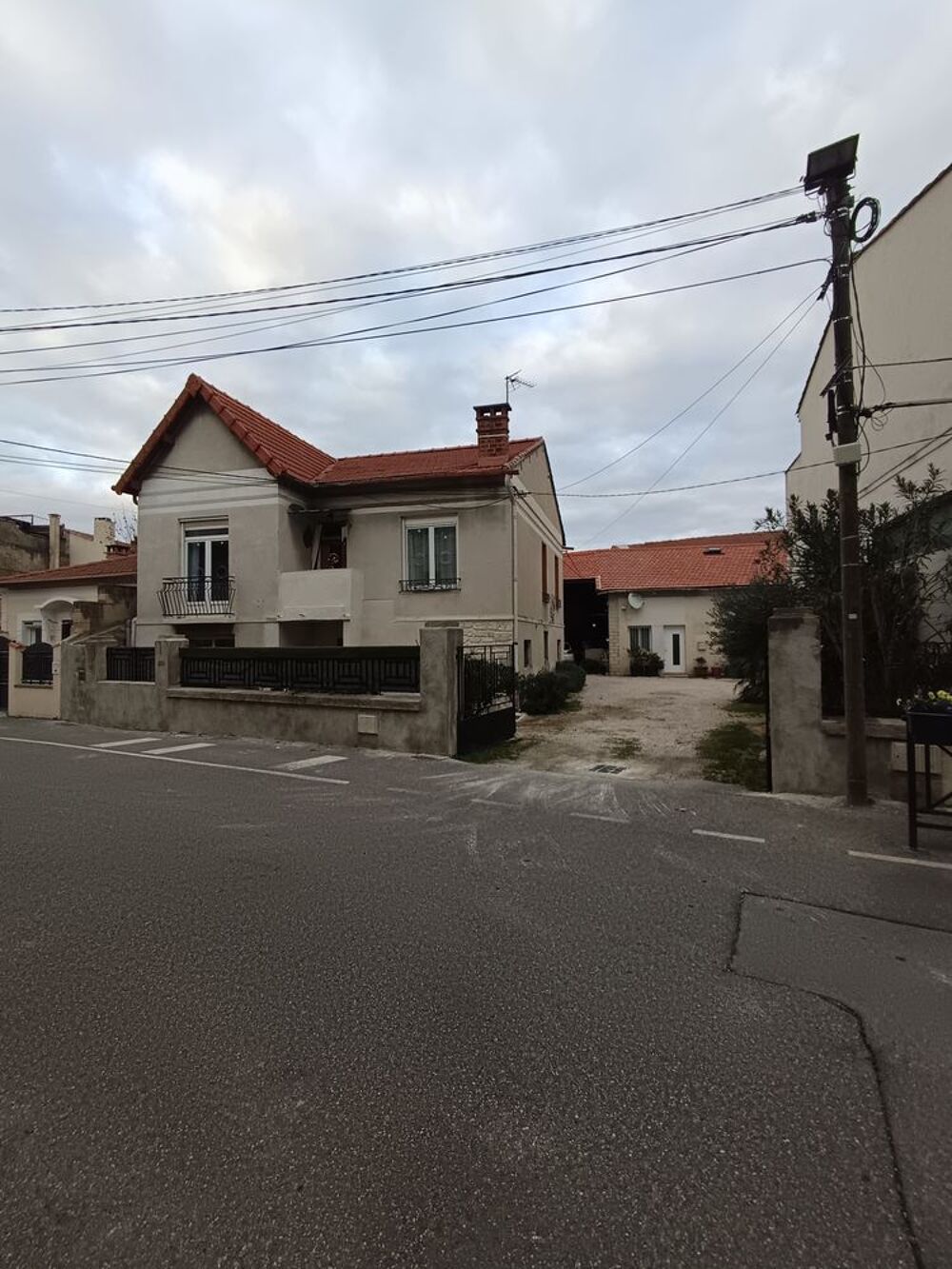 Vente Maison Ensemble immobilier de 2 logements, 1 hangar sur 710 m2 Châteaurenard