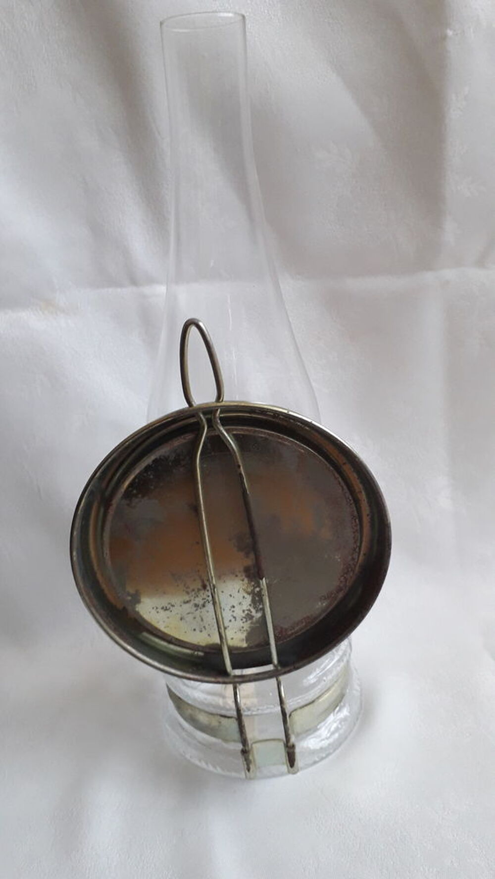 Lampe &agrave; huile avec r&eacute;flecteur
Décoration