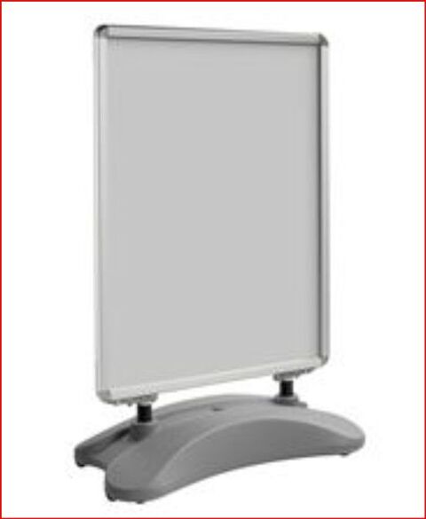 Prsentoir  double face maintenu au sol  rnover 0 St Pierre la Mer (11)