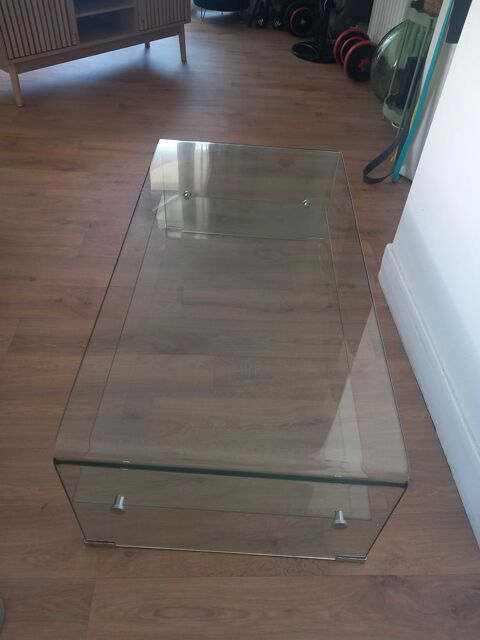 table basse ou meuble tv en verre Draveil (91)