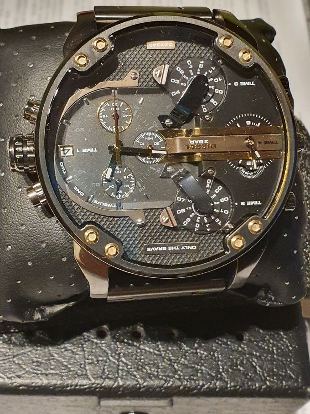 Montre de marque " DIESEL" . Bijoux et montres