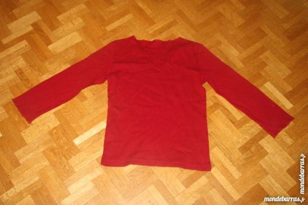 Tee-shirt col V (V11) Vêtements