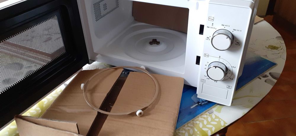 MICRO-ONDES 400 &agrave; 700 watts Electroménager
