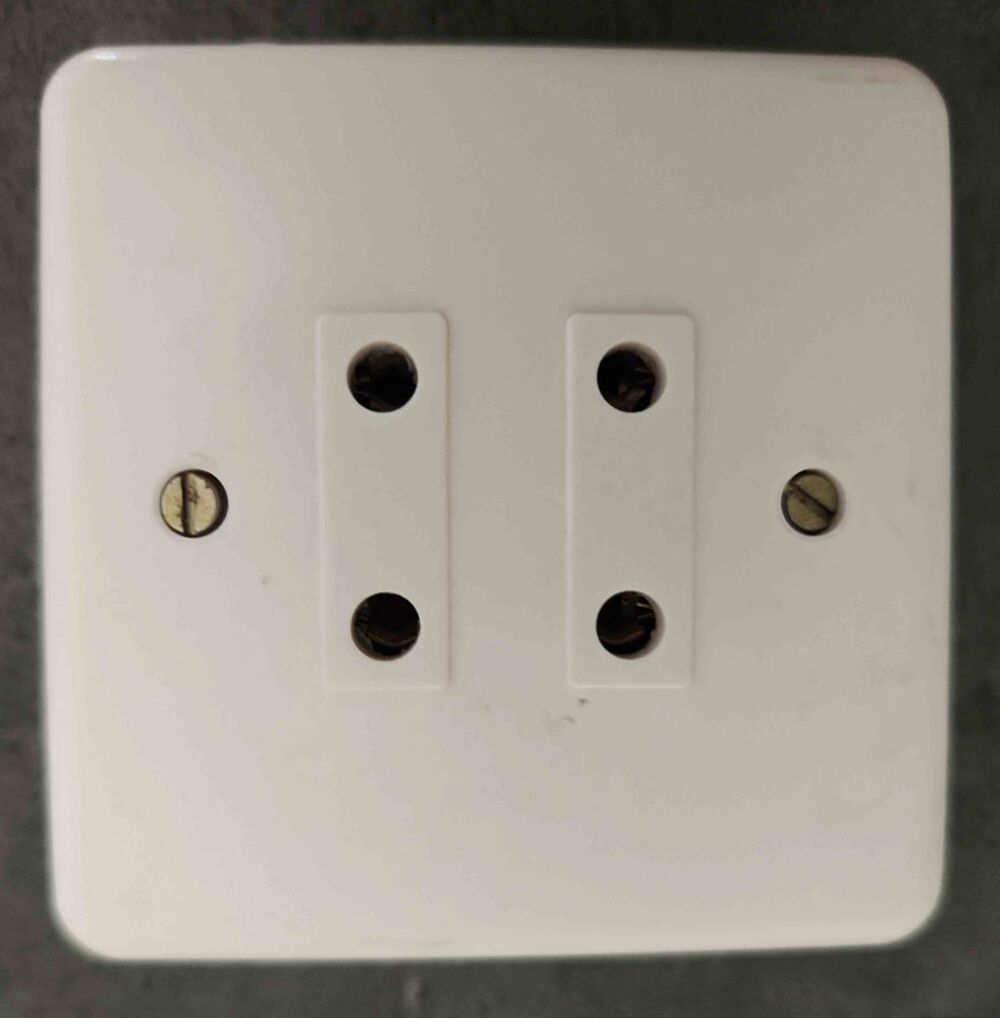 Lot appareillage &eacute;lectrique Bricolage