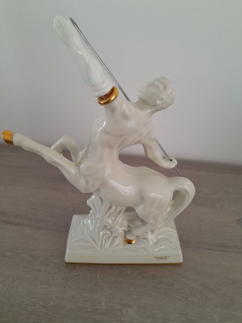 CENTAURE VIDE REMY - MARTIN EN PORCELAINE TEL / 0627473514 