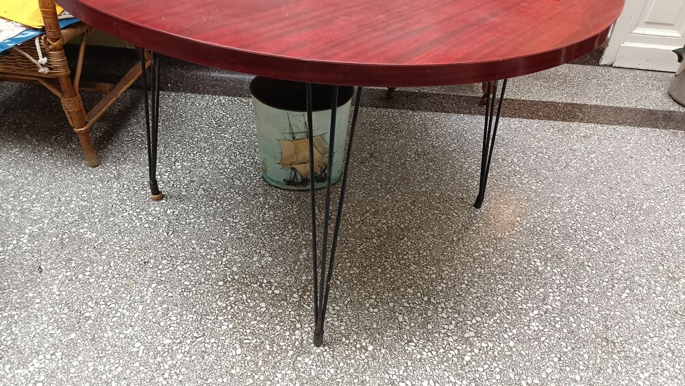 Table formica vintage pieds Eiffel ronde Meubles