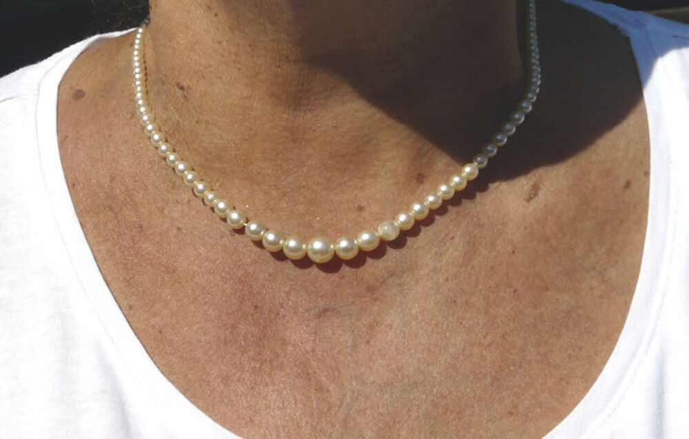Collier de Perles des ann&eacute;es 30 &agrave; fermoir coffret original Bijoux et montres