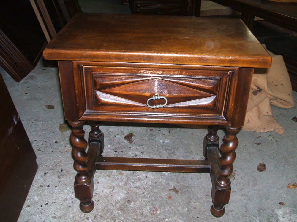 ARMOIRE +LIT +TABLE DE CHEVET Meubles