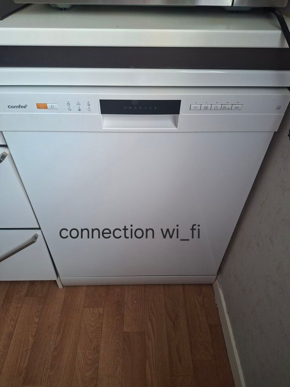 Lave vaisselle et plaque vitroc&eacute;ramique Electroménager
