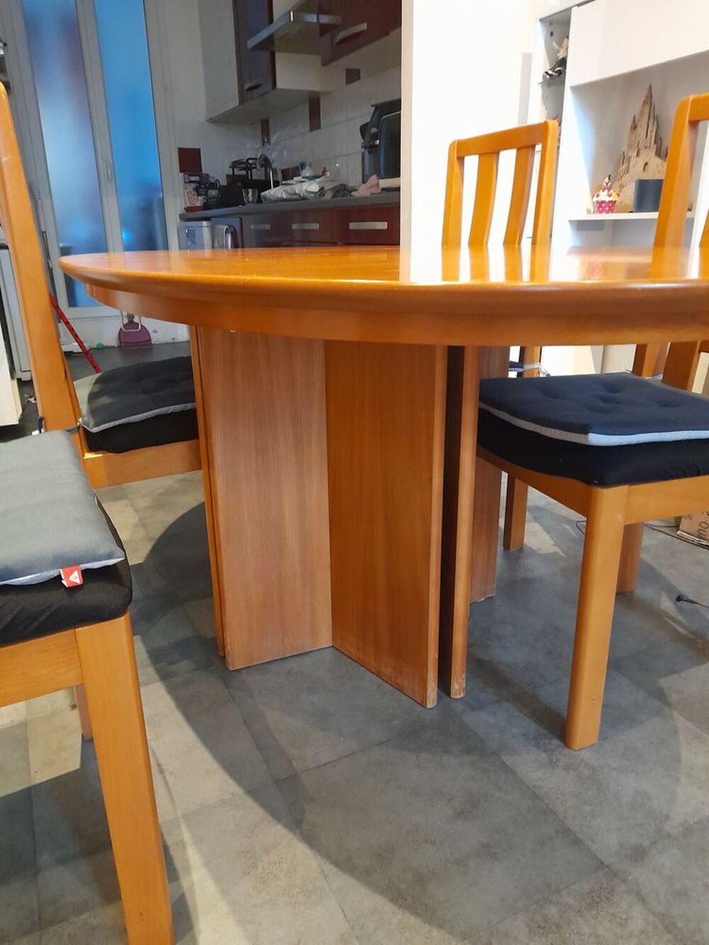 Salle &agrave; manger en pin massif Meubles