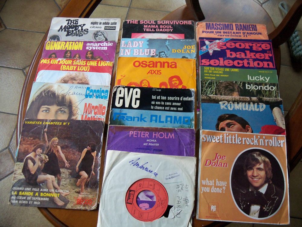 Vinyles 45t Lot 1 CD et vinyles