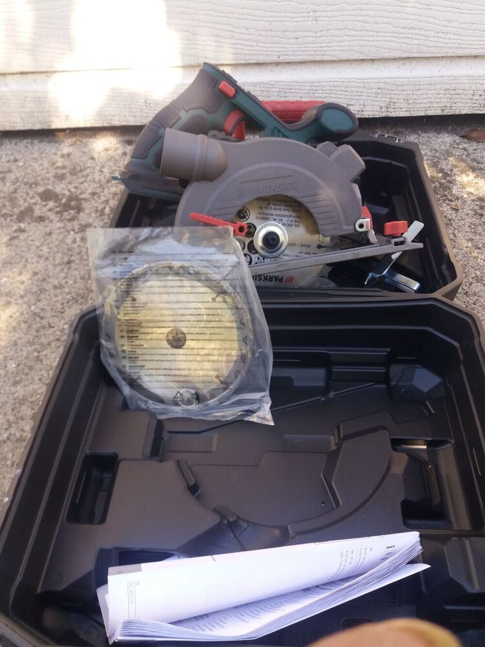 Scie circulaire a batterie Bricolage