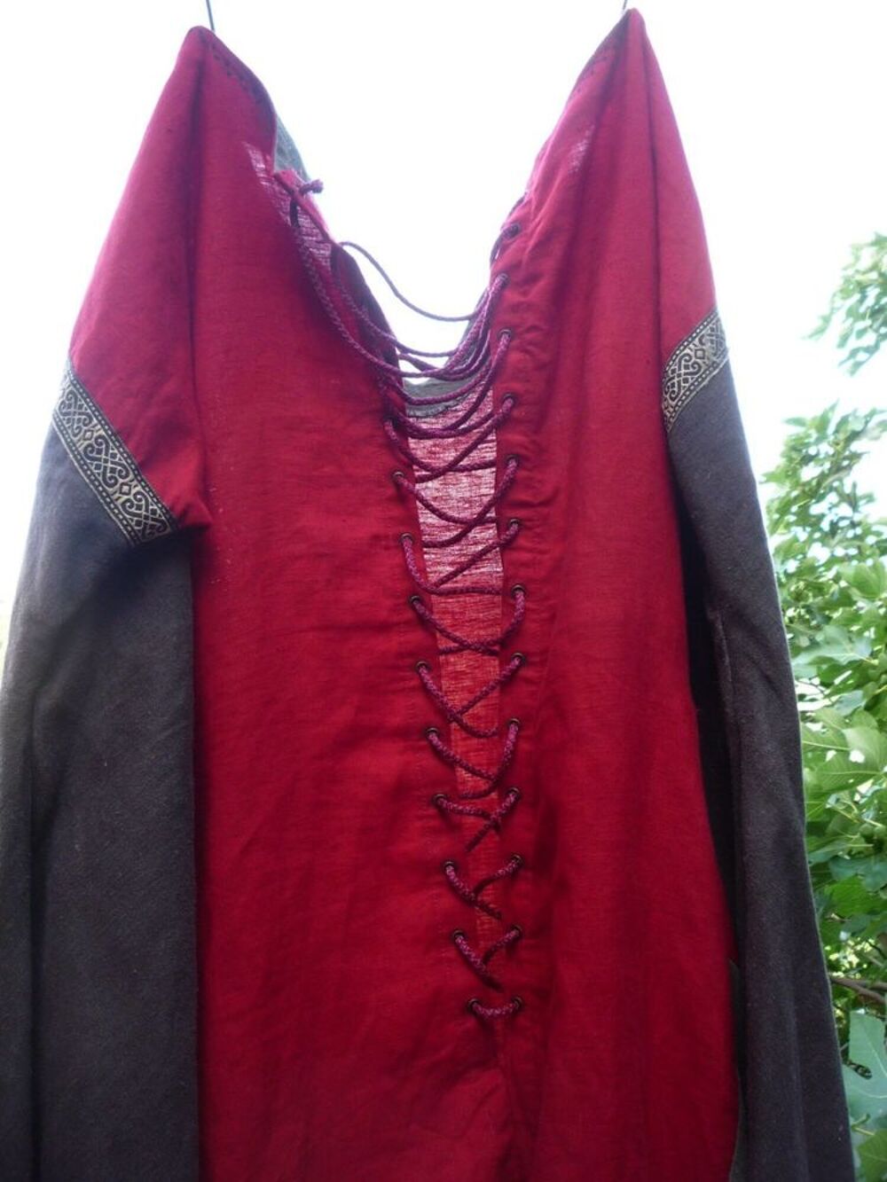 Robe m&eacute;di&eacute;vale Vêtements