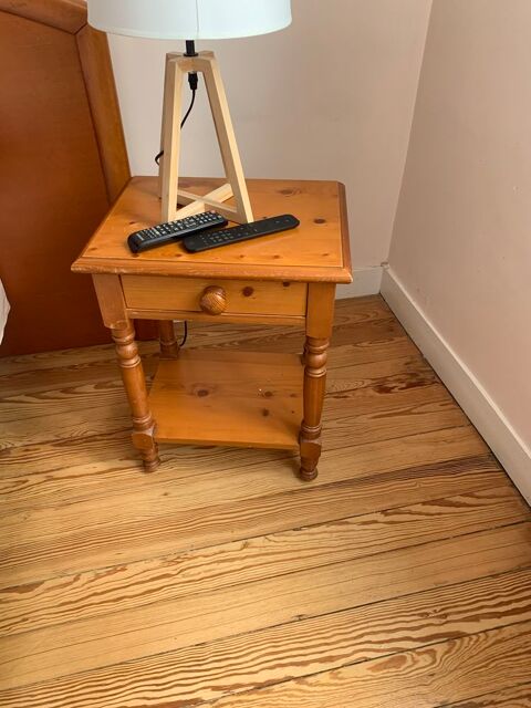 Table de chevet  25 Bordeaux (33)