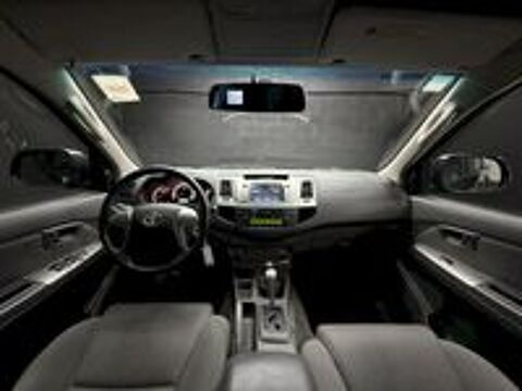 Hilux 3.0 D-4D Invincible Double Cabine 4WD BVA 2013 occasion 33520 Bruges
