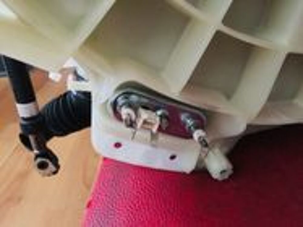 Tambour et pompe pour lave-linge s&eacute;chant Indesit neufs Electroménager