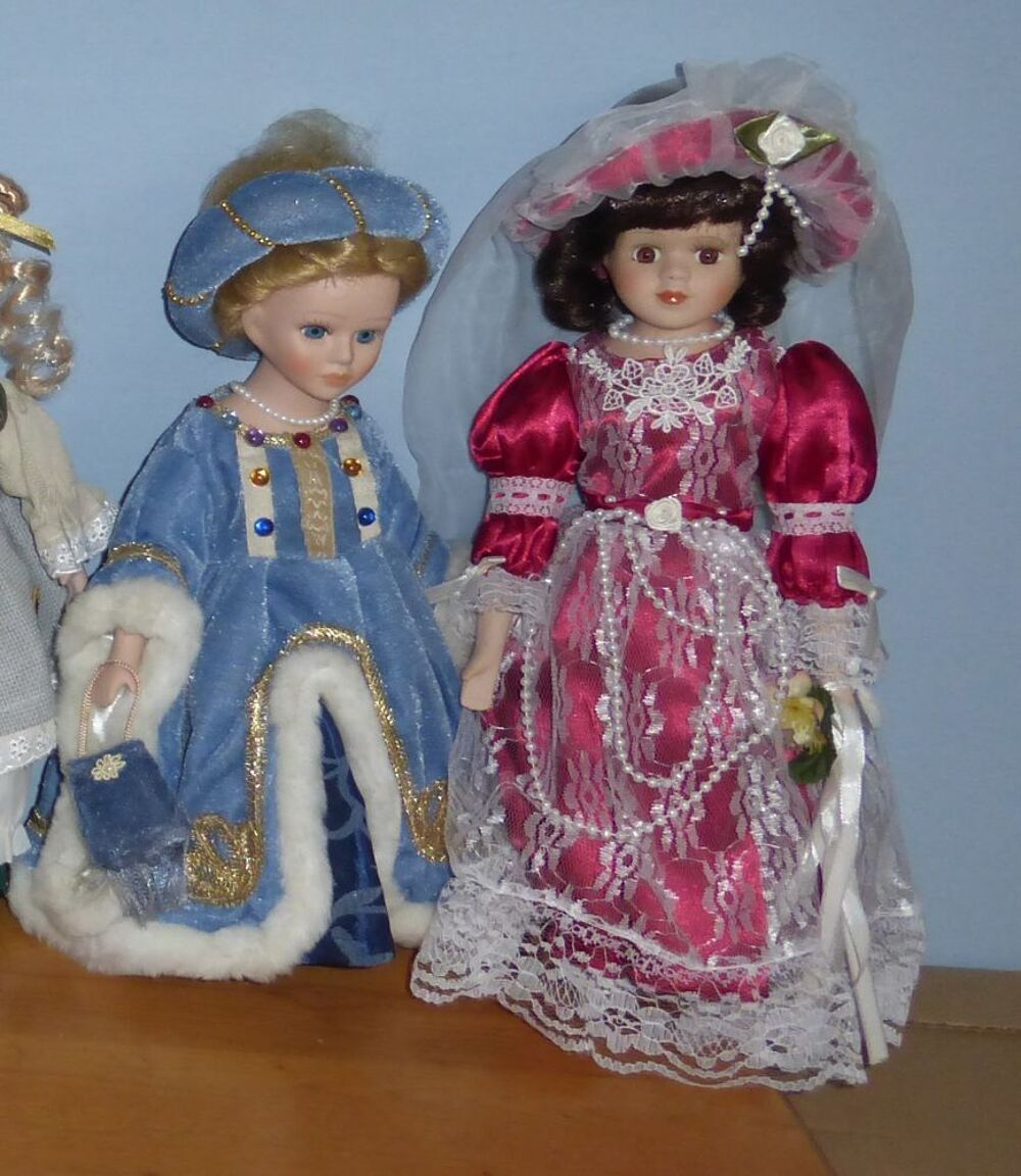 POUPEE DE COLLECTION ou &agrave; OFFRIR . neuve 