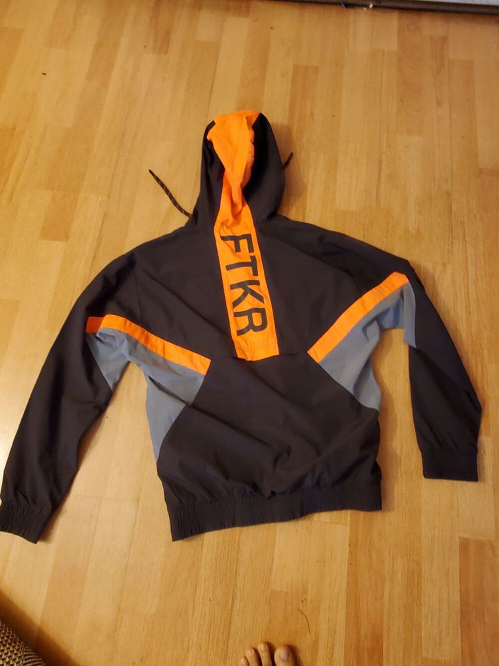 Achetez surv tement occasion annonce vente Chelles 77 WB172799828
