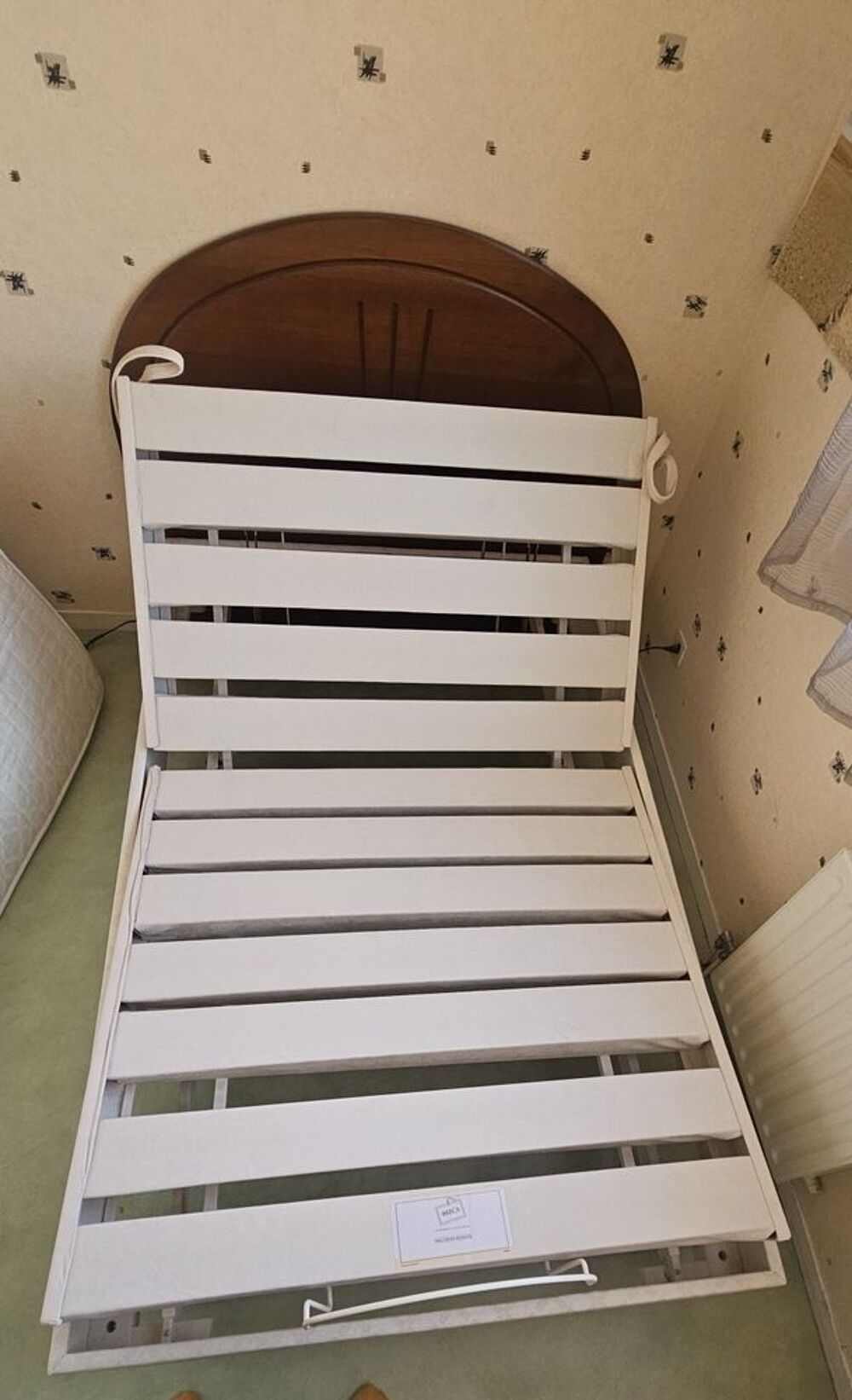 Lit Treca articul&eacute; 120 * 190, 'sommier + matelas). Meubles