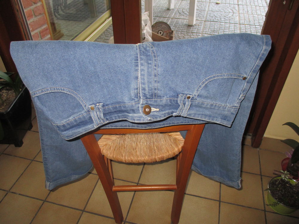 pantacourt en jeans bleu Vêtements