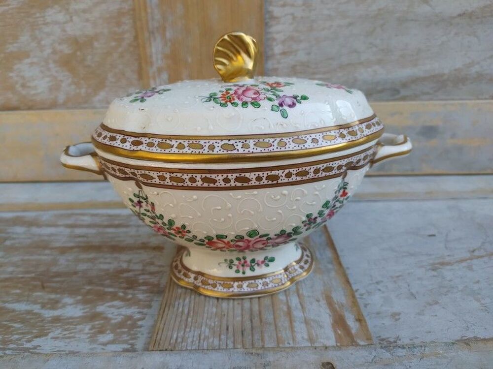 Ancien Drageoir Sucrier Porcelaine de Samson
Décoration