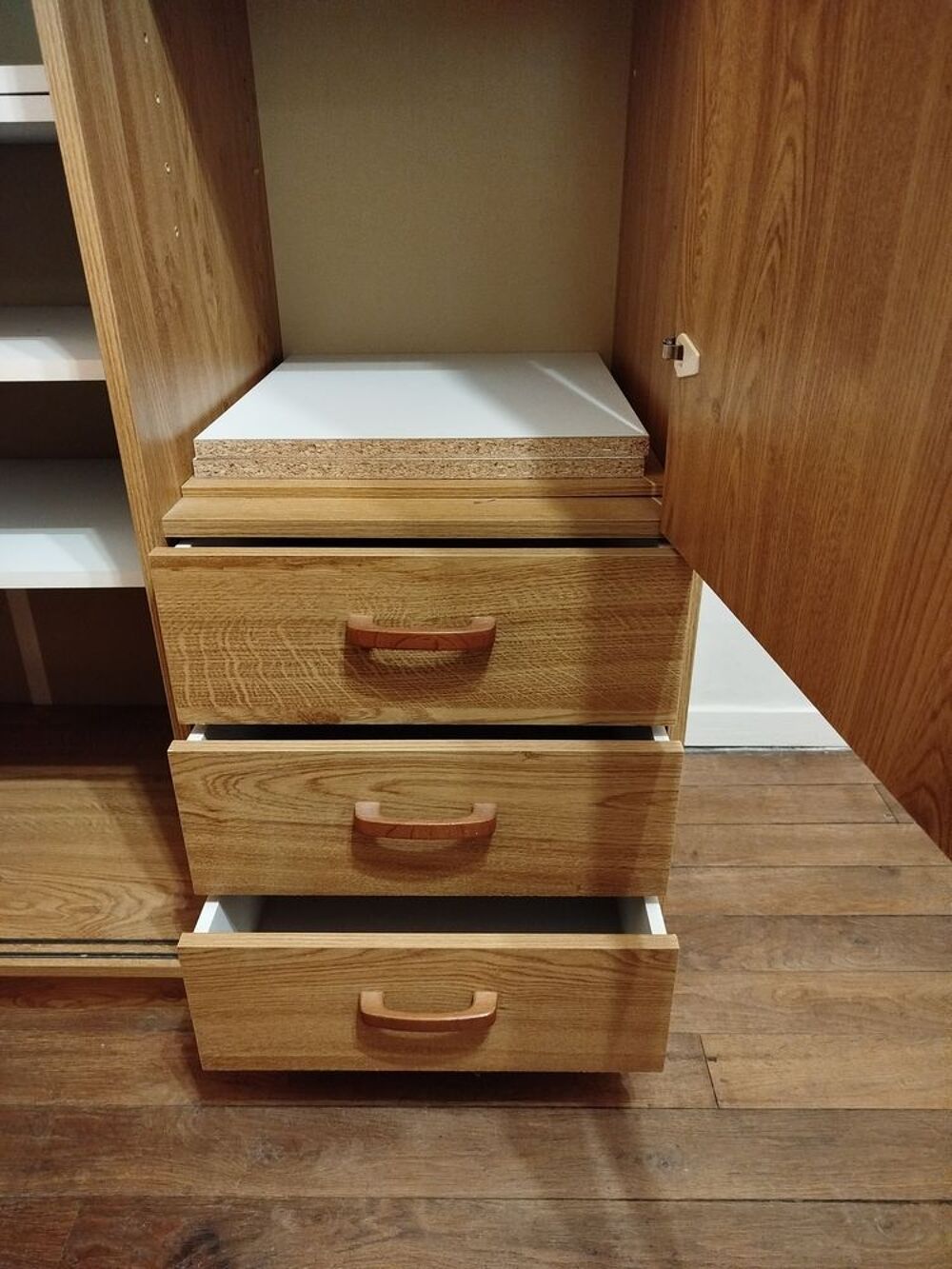 Armoire/Penderie 3 portes + 3 tiroirs marron clair Meubles