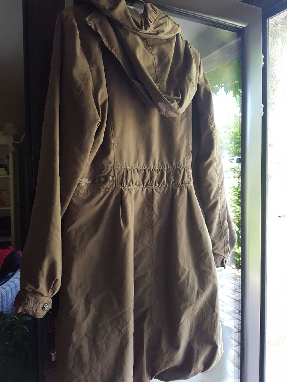 Manteau kaki, doubl&eacute;, capuche amovible Vêtements