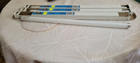 Tube fluorescent Philips 3 Cestas (33)