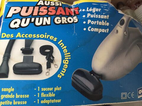 MINI ASPIRATEUR  PORTABLE + ACCESSOIRES 20 Saint-Genis-Laval (69)