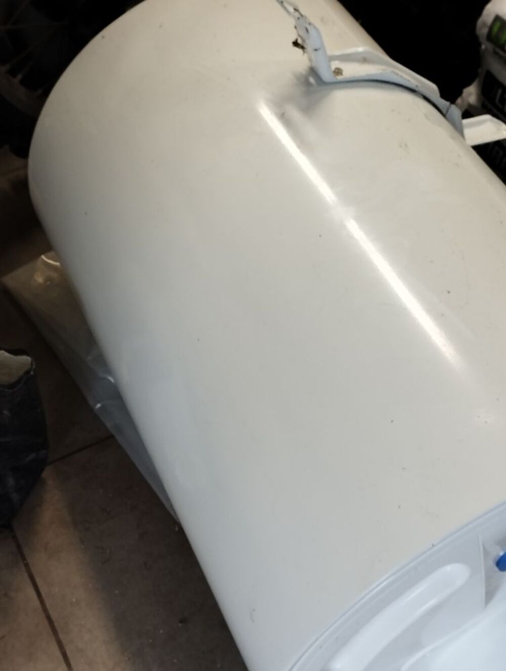 Ballon d'eau chaude verticale complet 100 Litres Electromnager