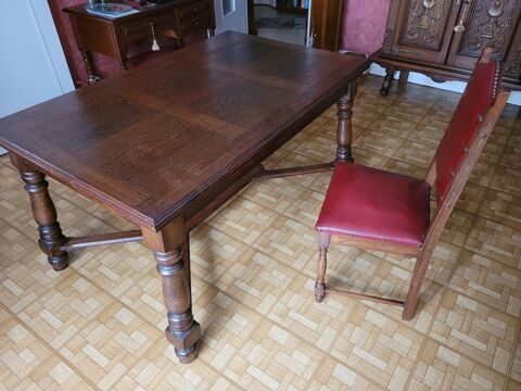 Table et chaises Renaissance espagnole 250 Draveil (91)