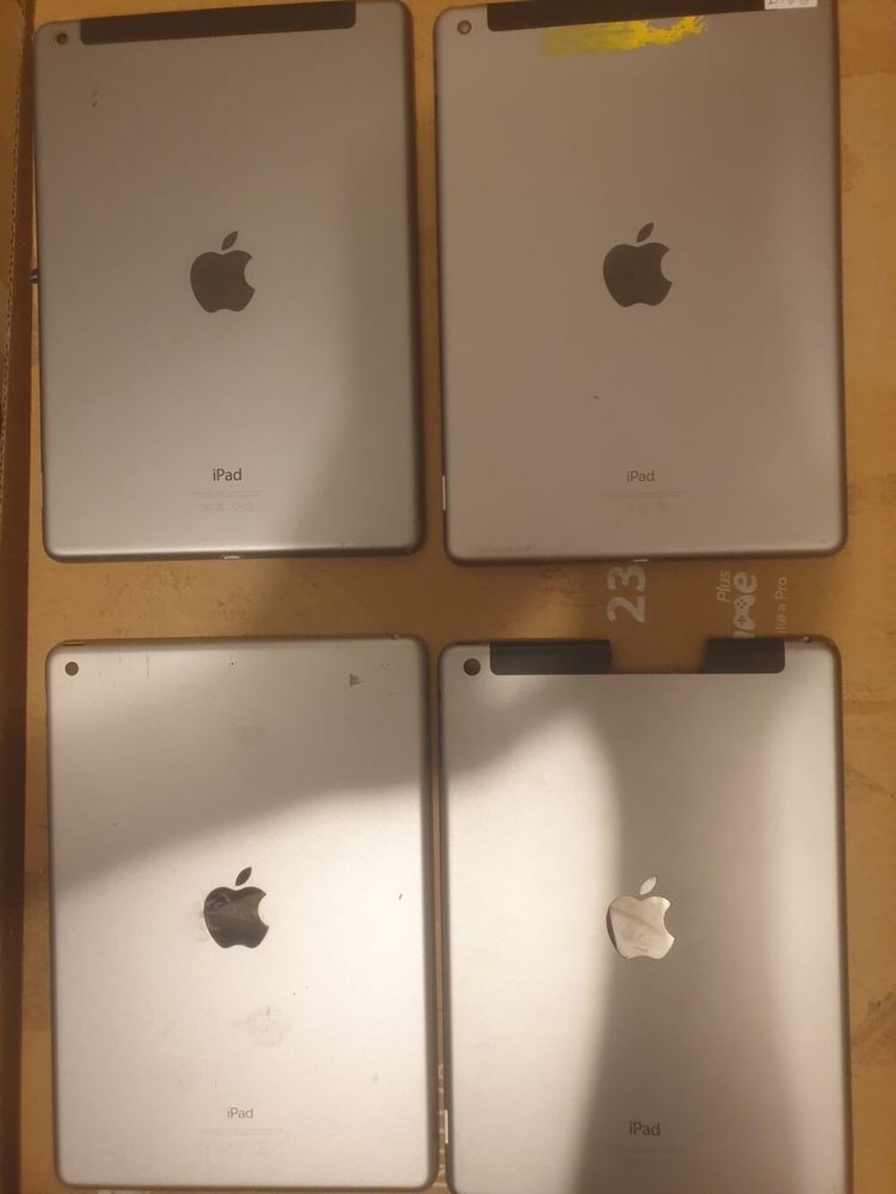 Lot de tablettes Apple pour pi&egrave;ces 2 Téléphones et tablettes