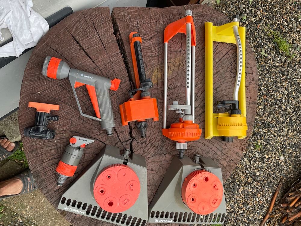 Lot de 08 accessoires arrosage et jardin GARDENA Jardin