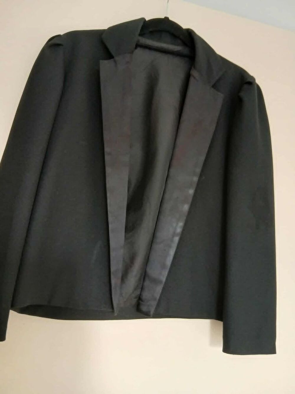  Veste spencer manches longues noire col satin noir N&deg;1420 V�tements