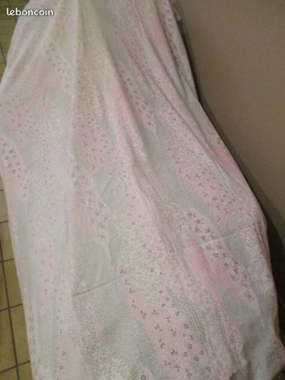 deux grands draps molletonn&eacute;s : 2m x 1m10 et 1m70 x 1m75 Décoration