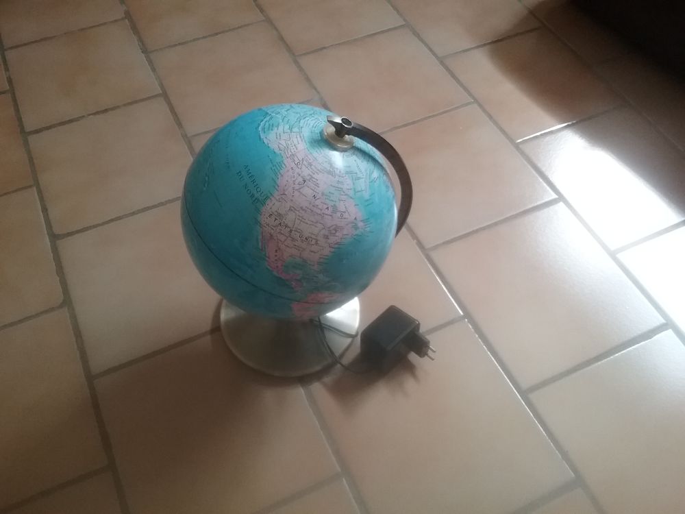 Globe terrestre. Mappemonde lumineux Jeux / jouets